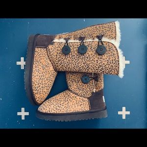 NWOT Furry Leopard Print Boots